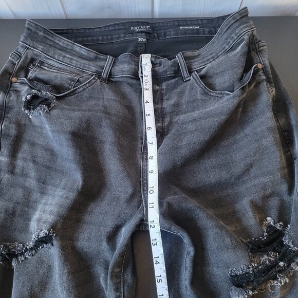 Judy Blue Skinny Fit Capri Jeans, Women’s Plus Jeans 20W, Distressed, Black, EUC - Picture 8 of 9